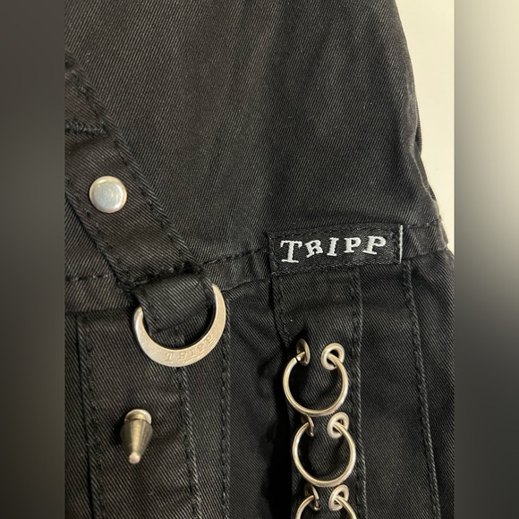 Vintage Y2K Tripp NYC Black Mini Skirt with Silver Hardware Detail - Picture 6 of 14